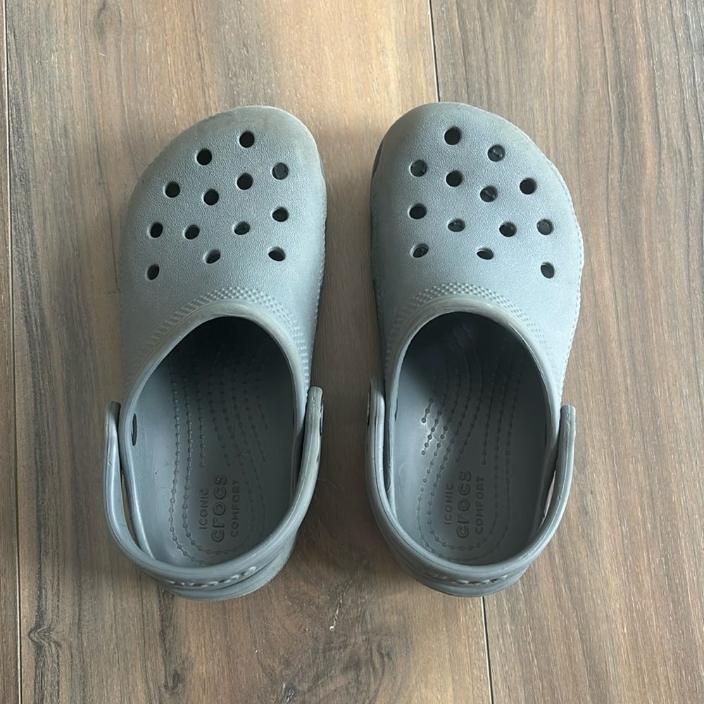 VGUC Toddler Crocs